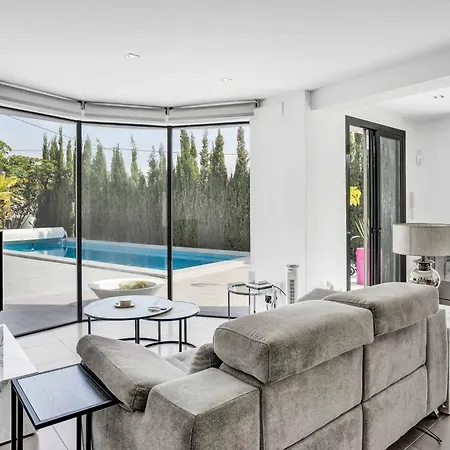 El Fadri Villa *